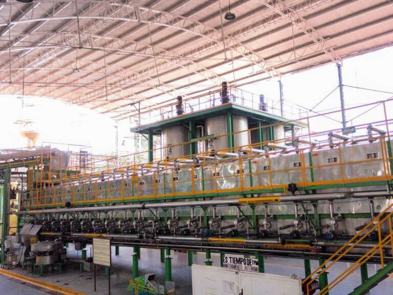 Fabrica de Tequila Industrial en Jalisco Mexico
